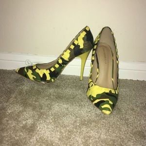 Nova Army Green/Yellow Stiletto Pumps